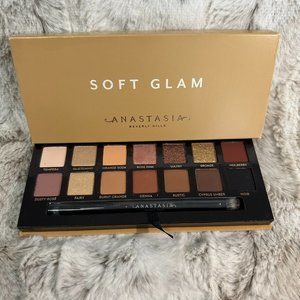 Anastasia Beverly Hills Soft Glam